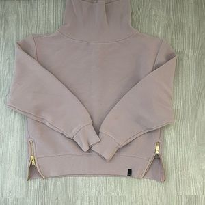 Varley turtleneck sweatshirt